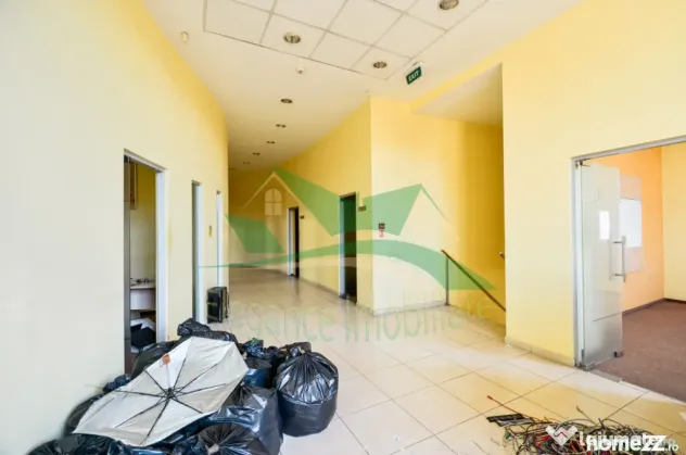 Spatiu comercial - birouri, 615 mp utili, zonă Ultracentral