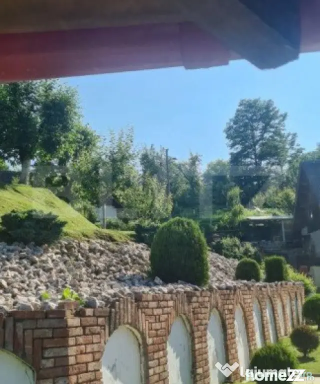 Vilă 7 camere, 240mp, 1253mp teren, Fieni - Fieni (Dambovita)