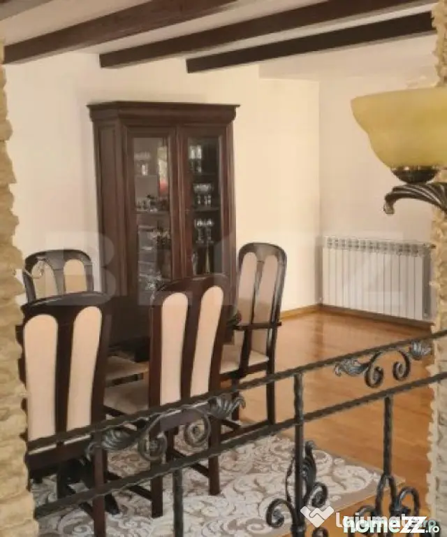 Vilă 7 camere, 240mp, 1253mp teren, Fieni - Fieni (Dambovita)