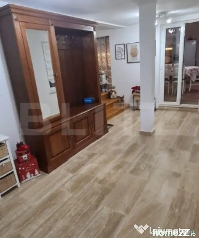 Vilă 7 camere, 240mp, 1253mp teren, Fieni - Fieni (Dambovita)