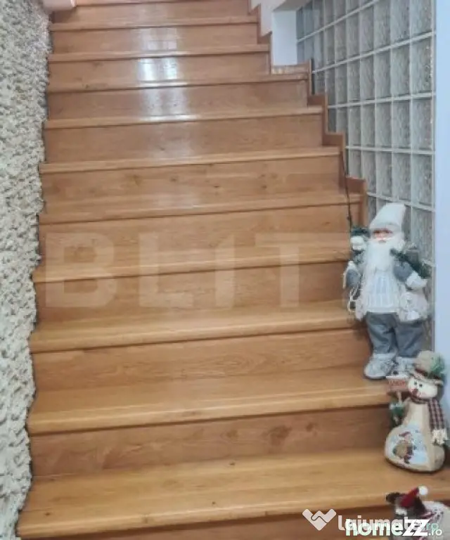 Vilă 7 camere, 240mp, 1253mp teren, Fieni - Fieni (Dambovita)