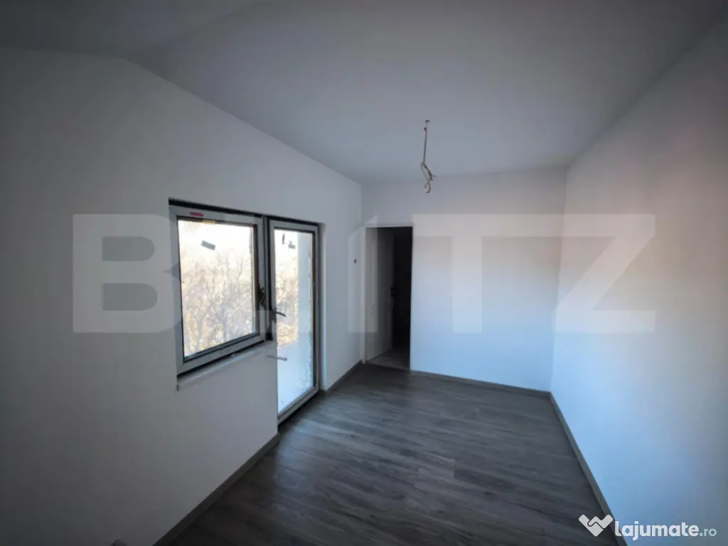 Casa la rosu 4 camere, 169mp, piata Pacurari