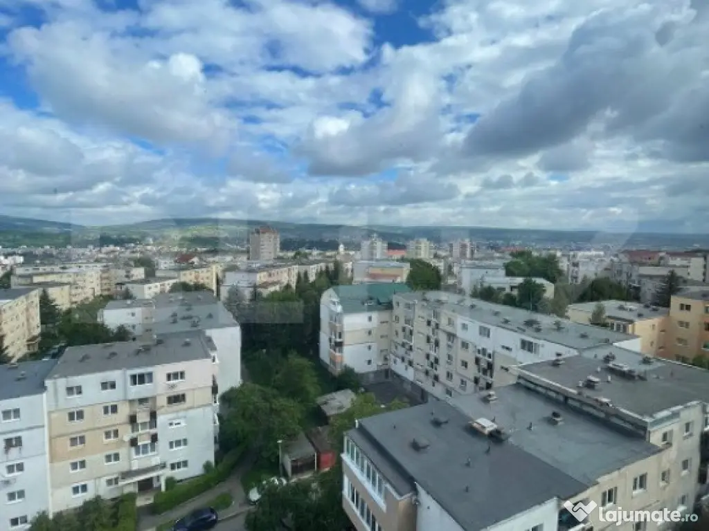 Apartament decomandat de 3 camere, 2 bai , 2 balcoane, Zoril