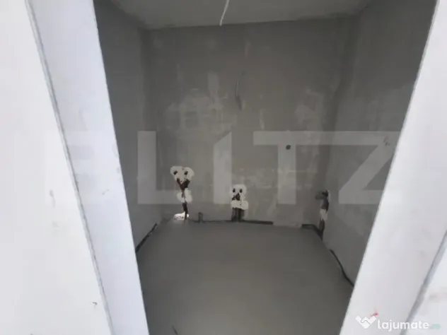 Apartament cu 3 camere, zona strazii Traian Vuia