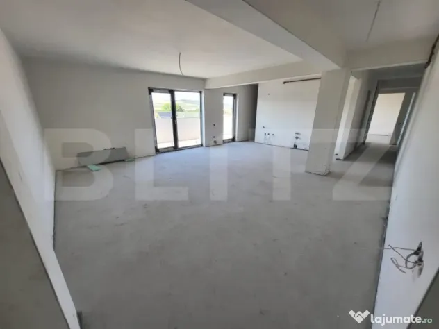 Apartament cu 3 camere, zona strazii Traian Vuia