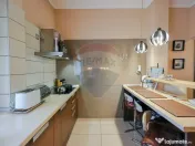 Apartament cu 4 camere și garaj de vânzare în zona Uni... 