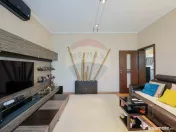 Apartament cu 4 camere și garaj de vânzare în zona Uni... 