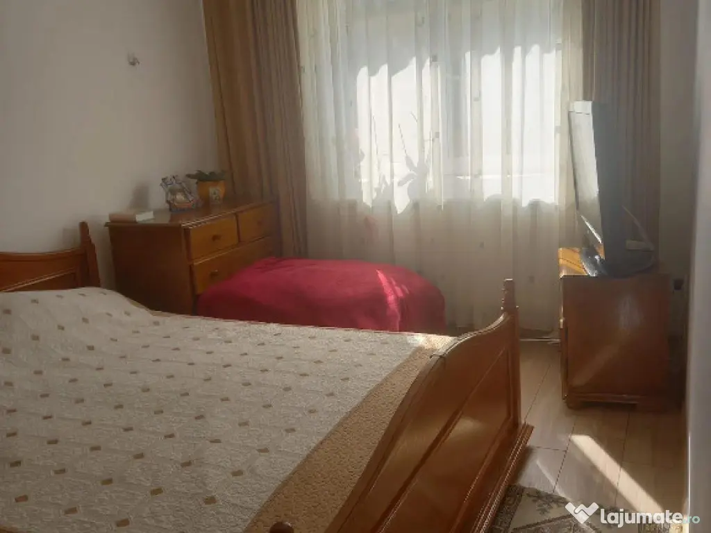 Apartament cu 2 camere, decomandat - zona Astra