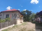 Casa veche si teren Izvorani - toate utilitatile 