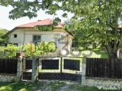 Casa veche si teren Izvorani - toate utilitatile 