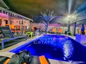 Casa individuala , piscina si jacuzzi, LUX, zona Calea Aradului 