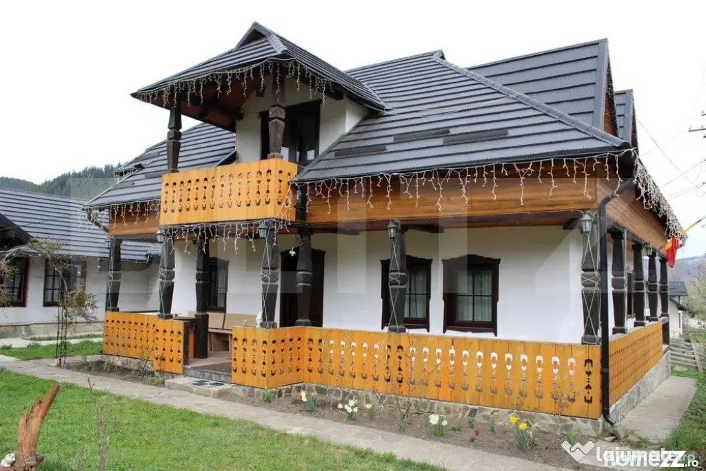 Casa de vacanta si anexe in Stulpicani - Suceava (Suceava)
