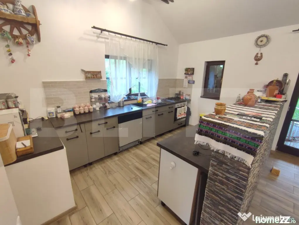Casa de vacanta si anexe in Stulpicani