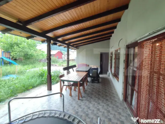 Casa de vacanta si anexe in Stulpicani