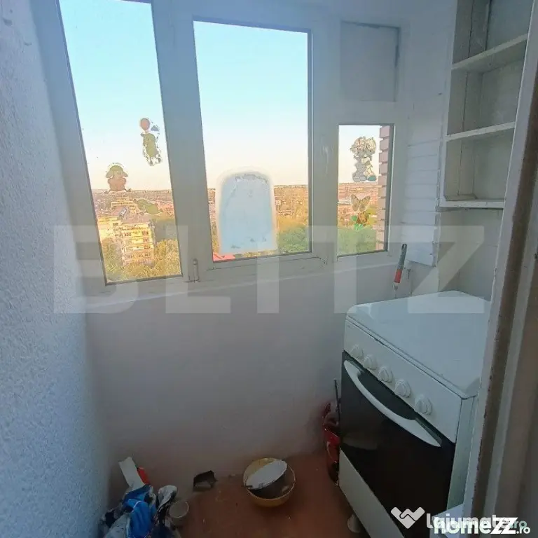 Apartament 4 camere, 82 mp ,3 balcoane inchise + boxa, zona - Ploiesti (Prahova)