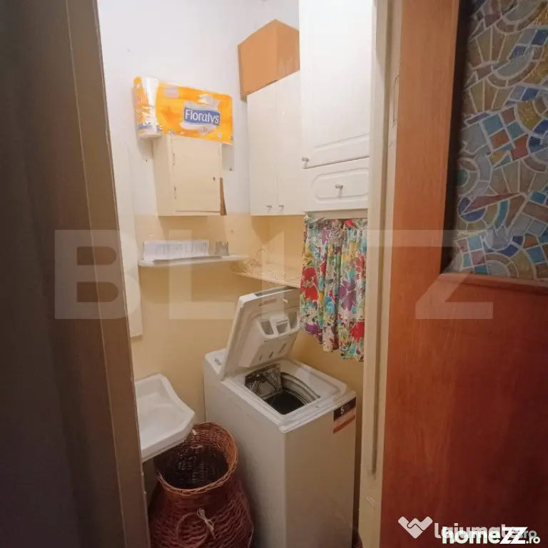 Apartament 4 camere, 82 mp ,3 balcoane inchise + boxa, zona - Ploiesti (Prahova)