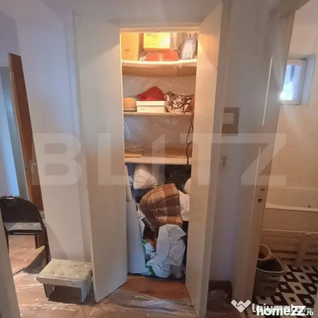Apartament 4 camere, 82 mp ,3 balcoane inchise + boxa, zona - Ploiesti (Prahova)
