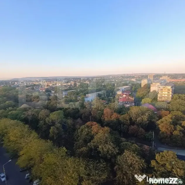 Apartament 4 camere, 82 mp ,3 balcoane inchise + boxa, zona - Ploiesti (Prahova)