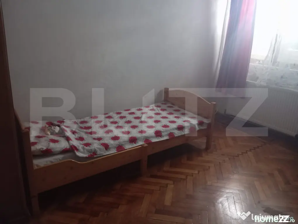Apartament 4 camere, 82 mp ,3 balcoane inchise + boxa, zona - Ploiesti (Prahova)