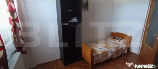 Apartament 4 camere, 82 mp ,3 balcoane inchise + boxa, zona - Ploiesti (Prahova)