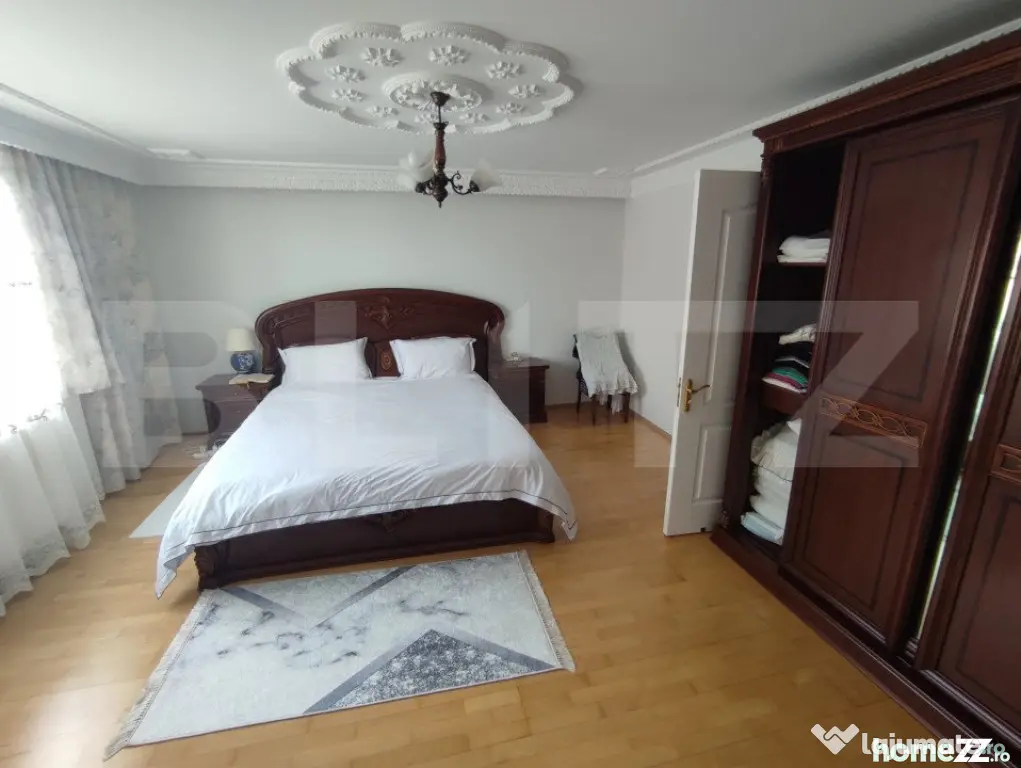Casa premium central Iaslovat, 300 mp