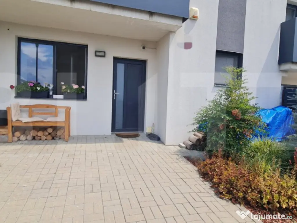 Casa in Voronet cu 4 camere si priveliste