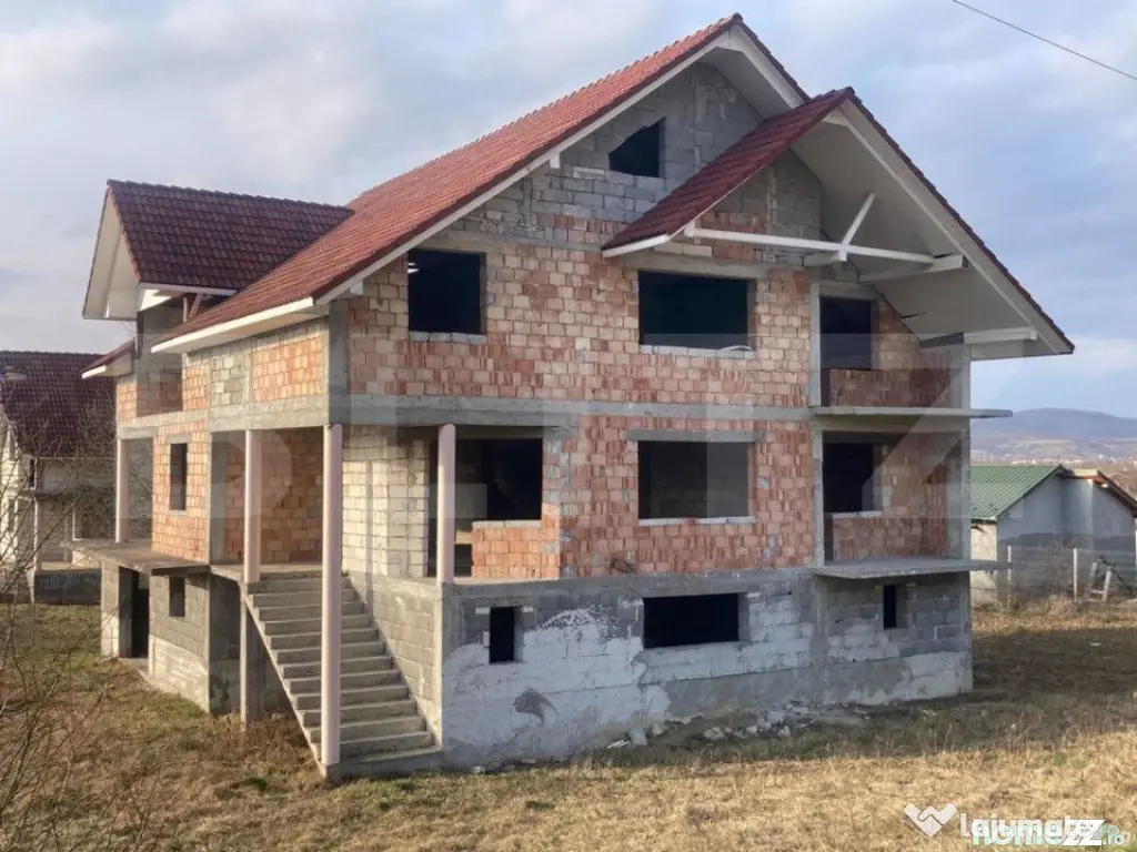 Casă de vânzare la roșu,500 mp utili potențial Unic, loc - Dej (Cluj)