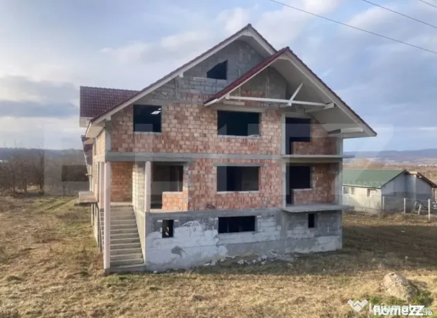 Casă de vânzare la roșu,500 mp utili potențial Unic, loc - Dej (Cluj)