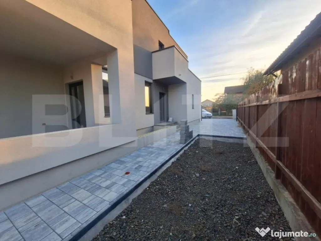 Duplex spectaculos 4 camere in Mosnita Noua