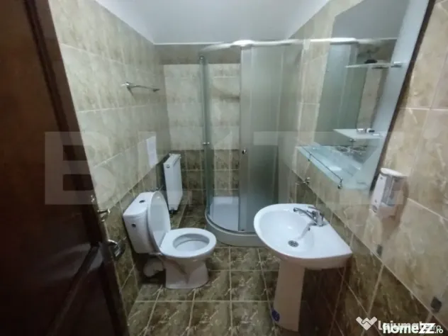 Villa, 500 mp, 7 camere, 3500 mp teren, zona Stramba