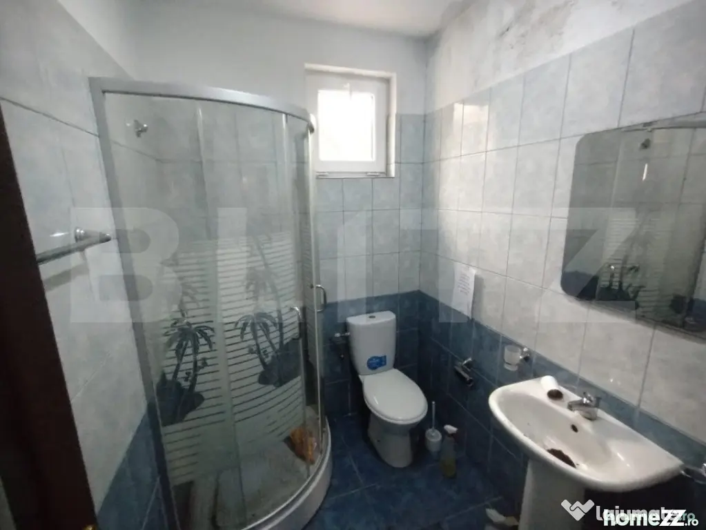 Villa, 500 mp, 7 camere, 3500 mp teren, zona Stramba