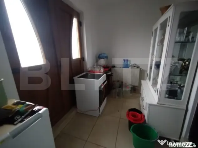 Villa, 500 mp, 7 camere, 3500 mp teren, zona Stramba