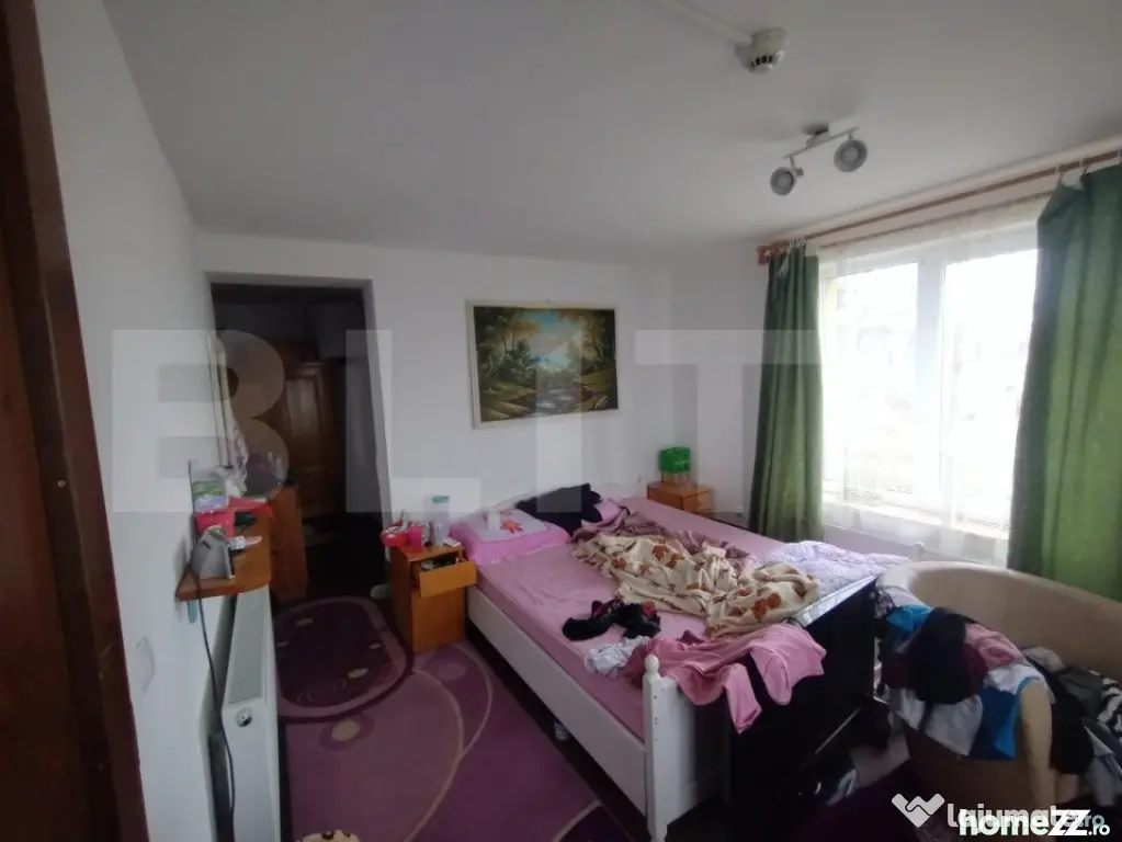 Villa, 500 mp, 7 camere, 3500 mp teren, zona Stramba