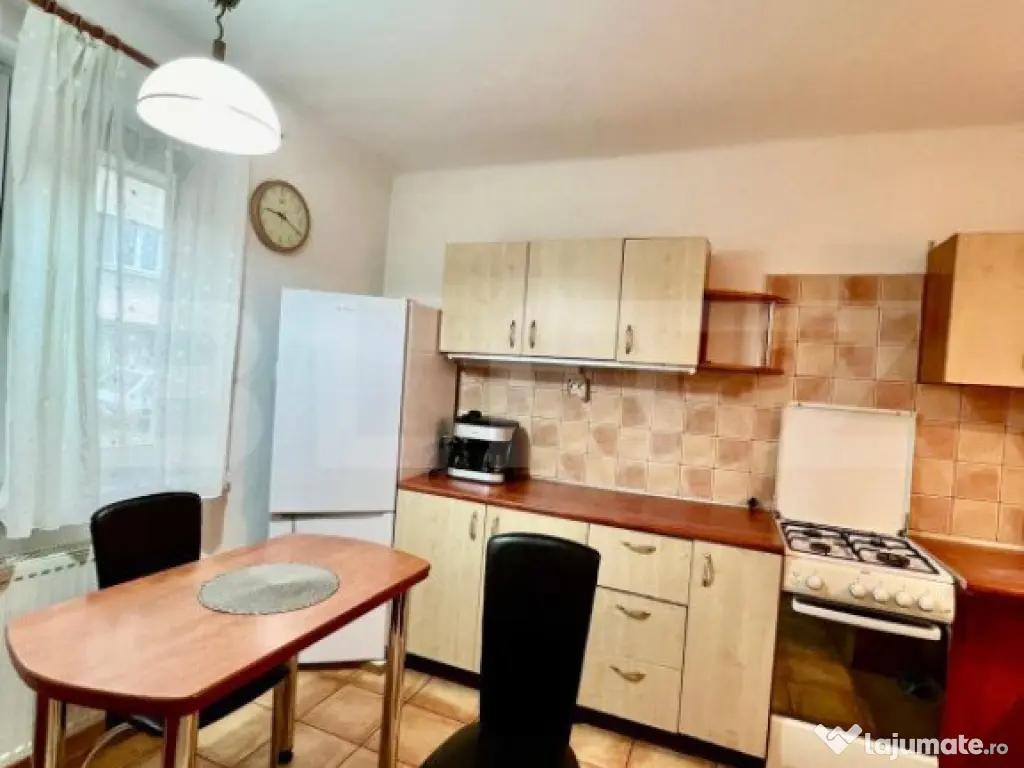 Apartament 2 camere semicentral, 41 mp, zona strazii Paris