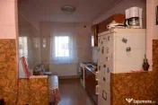 Apartament 4 camere,decomadat,2 bai - zona Tractorul