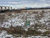 Teren intrav, langa Cart RIVIERA , 1 HA , utilitati , sosea 