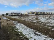 Teren intrav, langa Cart RIVIERA , 1 HA , utilitati , sosea 