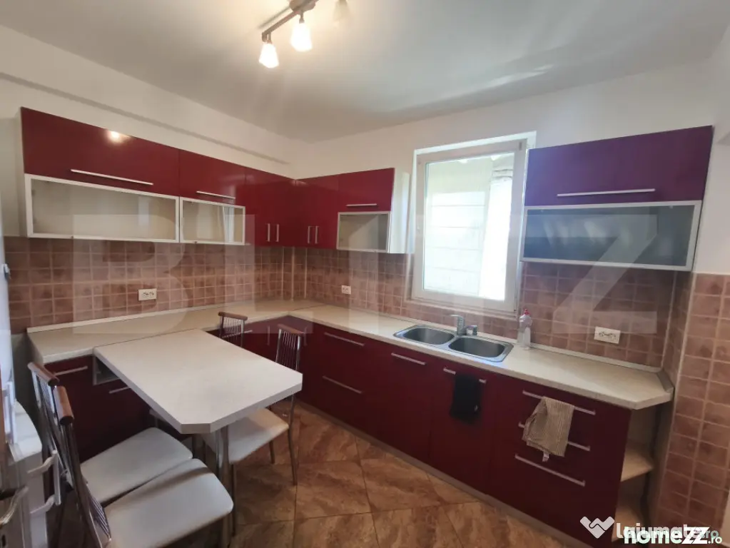 Apartament de inchiriat cu 2 camere, 80 mp, etaj intermediar