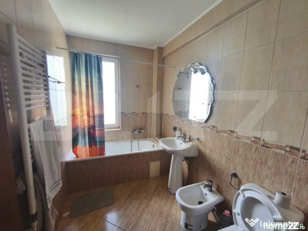 Apartament de inchiriat cu 2 camere, 80 mp, etaj intermediar