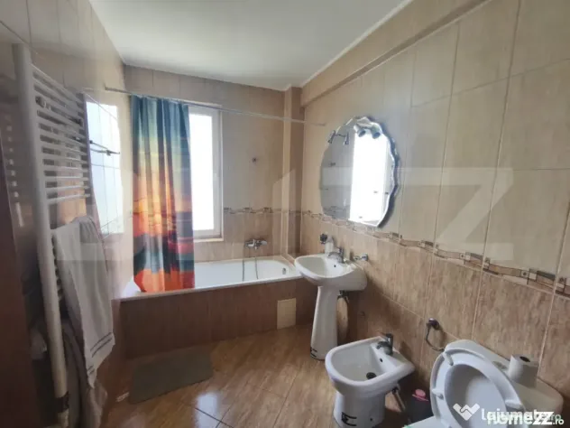 Apartament de inchiriat cu 2 camere, 80 mp, etaj intermediar