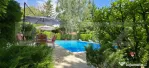 Proprietate Exclusivistă: 2 Case, Piscină și Teren de Ten