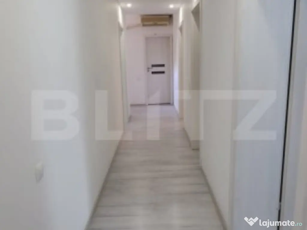 Proprietate Exclusivistă: 2 Case, Piscină și Teren de Ten