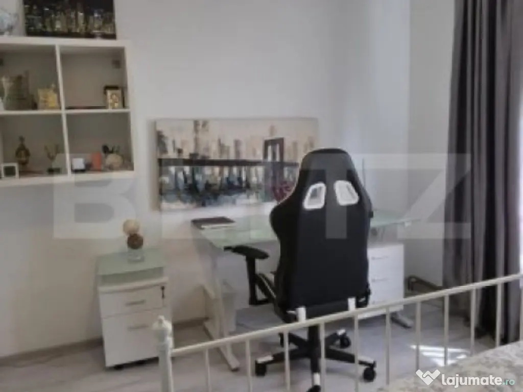 Proprietate Exclusivistă: 2 Case, Piscină și Teren de Ten