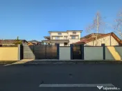 Casă Spațioasă cu 7 Camere, 242 mp Utili și 600 mp Teren 