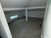 Casă Spațioasă cu 7 Camere, 242 mp Utili și 600 mp Teren 