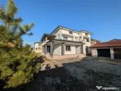 Casă Spațioasă cu 7 Camere, 242 mp Utili și 600 mp Teren 