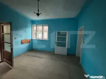Casa cu anexe si gradina.