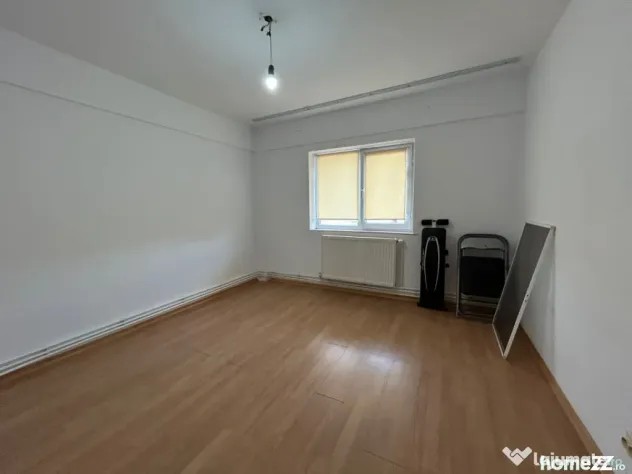 Apartament 2 cam. transformat in 3 camere, Calarasi 4, mobil