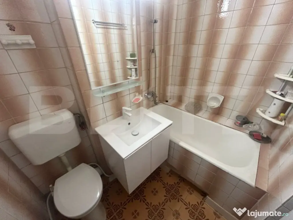 Apartament de inchiriat 3 camere, decomandat, 65 mp, zona Ce - Alba Iulia (Alba)