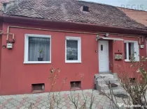 Studio la casa , zona strazii Lunga